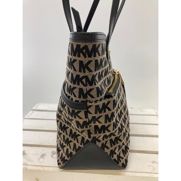 MICHAEL KORS, LARGE CANVAS SIGNATURE PRINT SHOULDER BAG - Picture 3 of 11